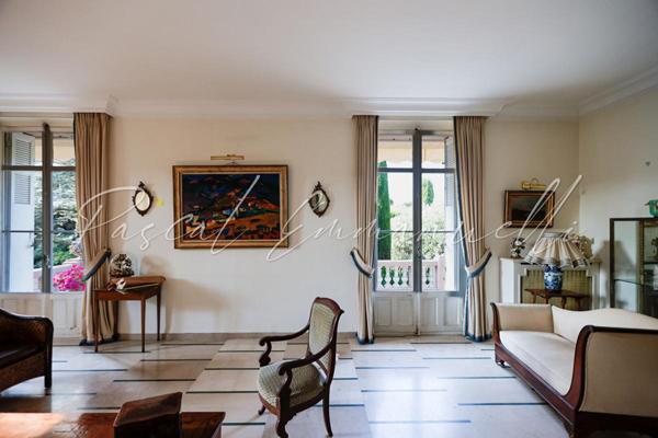 Maison Cannes 5 pièce(s) 250 m2 Petit Juas 1 480 000 euros