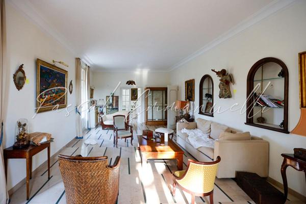 Maison Cannes 5 pièce(s) 250 m2 Petit Juas 1 480 000 euros