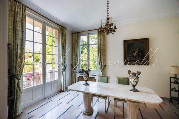 Maison Cannes 5 pièce(s) 250 m2 Petit Juas 1 480 000 euros