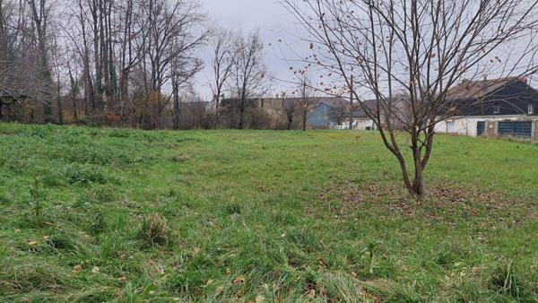 Terrain à Batir à vendre à Attigny dans les Ardennes (08130), ref : 10315/585