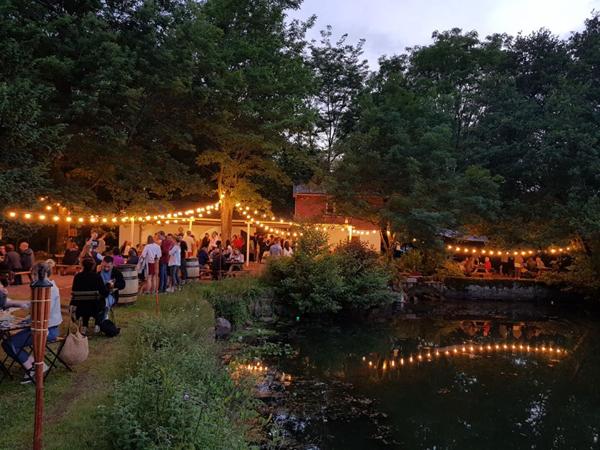 SECTEUR BOIS  D'OINGT -  FONCIER LOUE , PLAN D'EAU AVEC RESTAURANT