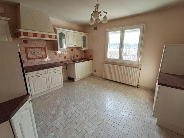 Maison Vesoul  8 pièces 132 m2 à 199 900 euros