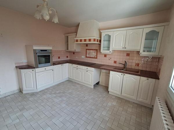 Maison Vesoul  8 pièces 132 m2 à 199 900 euros