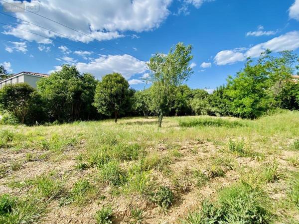Terrain à Batir à vendre à Saint-Bauzille-de-Montmel dans l'Hérault (34160), ref : 34012-711