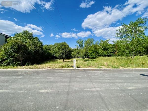 Terrain à Batir à vendre à Saint-Bauzille-de-Montmel dans l'Hérault (34160), ref : 34012-711