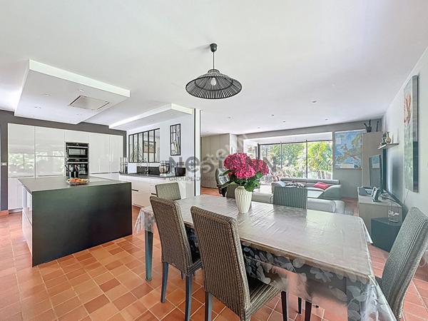 Superbe maison à vendre à Champigné ? 4 chambres ? 227m2 - Terrain paysagé de plus de 4 000 m²