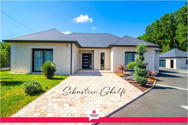 belle maison de plain-pied avec 3 chambres-cellier-grand garage-beau terrain