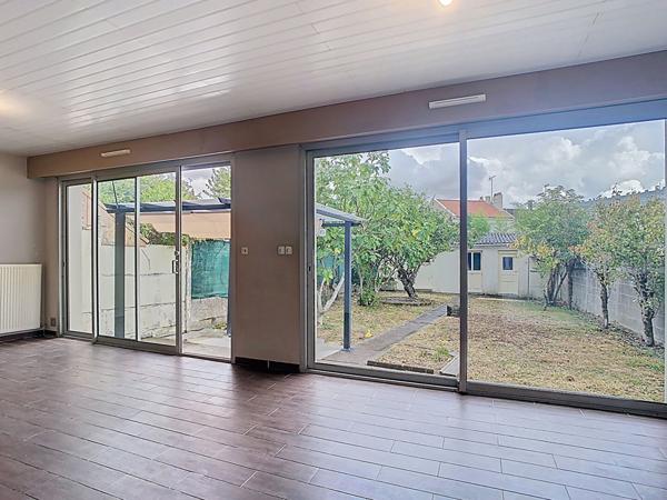 Plain pied sur Cholet avec deux chambres et jardin