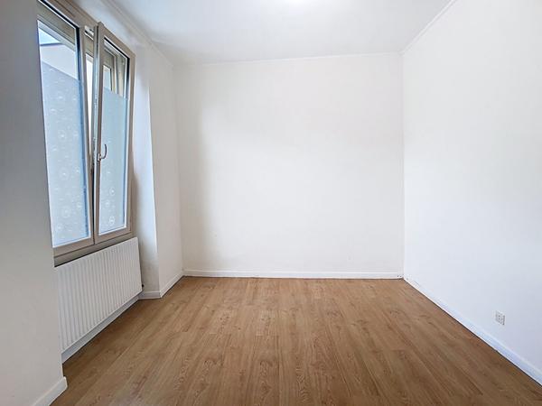 Plain pied sur Cholet avec deux chambres et jardin