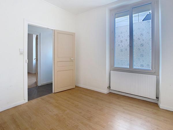 Plain pied sur Cholet avec deux chambres et jardin