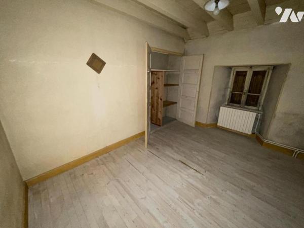 A VENDRE  PROPRIETE  DE CORPS DE FERME  SECTEUR CHAUCHAILLES