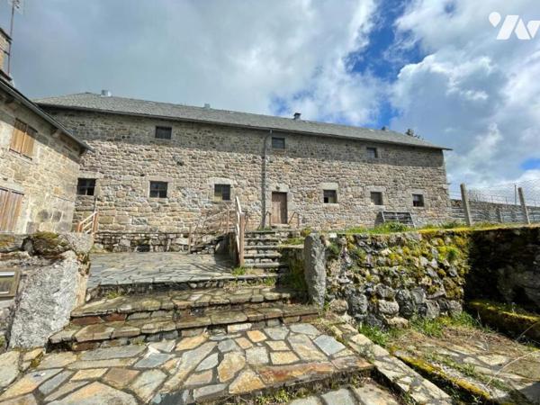 A VENDRE  PROPRIETE  DE CORPS DE FERME  SECTEUR CHAUCHAILLES