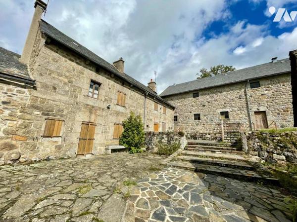 A VENDRE  PROPRIETE  DE CORPS DE FERME  SECTEUR CHAUCHAILLES