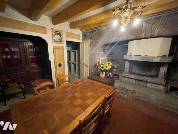 A VENDRE  PROPRIETE  DE CORPS DE FERME  SECTEUR CHAUCHAILLES