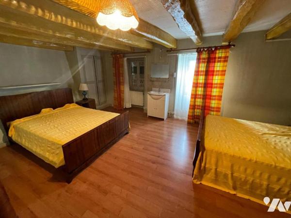 A VENDRE  PROPRIETE  DE CORPS DE FERME  SECTEUR CHAUCHAILLES