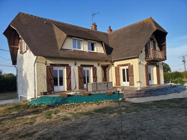 Maison à la campagne sans voisins au milieu des champs. 269 000 €