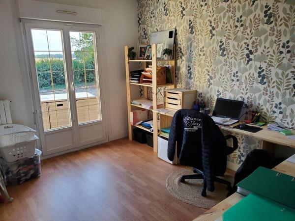 Maison à la campagne sans voisins au milieu des champs. 269 000 €