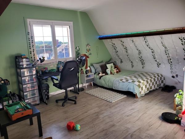 Maison à la campagne sans voisins au milieu des champs. 269 000 €