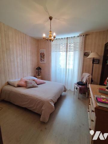 A Vendre Le Mans Hyper Centre ville spacieuse maison / loft de 4 chambres avec Garage et cave 