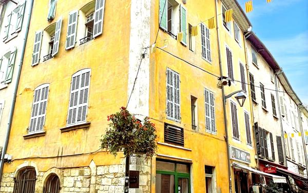 Maison à vendre    4 pièces • 140 m2 Brignoles