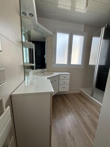 Brest-Vue Rade-Corniche-Appartement de Type 4-rénové-79m²+ascenseur et garage Brest