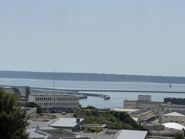 Brest-Vue Rade-Corniche-Appartement de Type 4-rénové-79m²+ascenseur et garage Brest