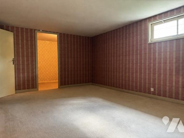 Damigny – Pavillon familial sur sous-sol complet avec véranda