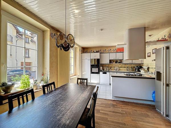 Grande maison de caractère au centre-ville – 7 pièces – 166 m²