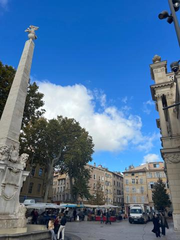 CENTRE HISTORIQUE D’AIX-EN-PROVENCE – STUDIO PRÊT À LOUER – MEUBLÉ – CALME – LUMINEUX