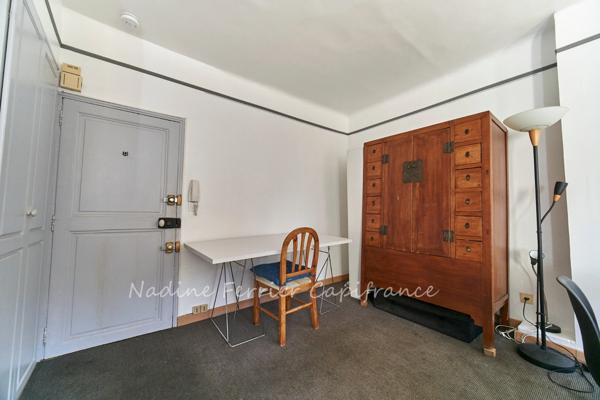 CENTRE HISTORIQUE D’AIX-EN-PROVENCE – STUDIO PRÊT À LOUER – MEUBLÉ – CALME – LUMINEUX