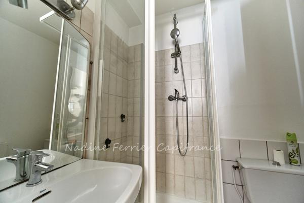 CENTRE HISTORIQUE D’AIX-EN-PROVENCE – STUDIO PRÊT À LOUER – MEUBLÉ – CALME – LUMINEUX