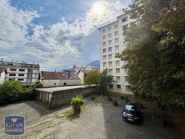 Appartement à louer 4 pièces 85m² Grenoble (38100)