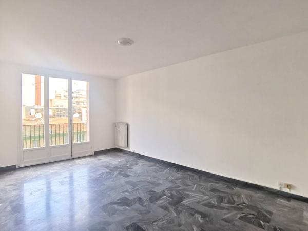 NICE NORD : APPARTEMENT 2 PIECES AU 3EME ETAGE