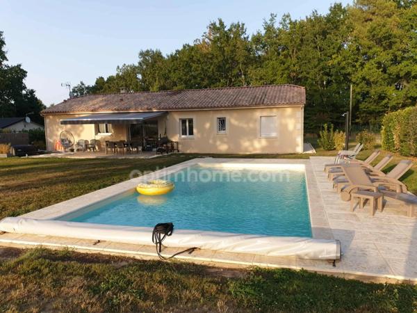 Maison contemporaine avec piscine chauffée, grand terrain et bureau – La Force