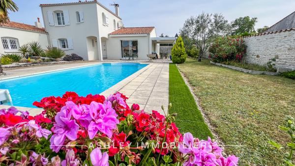 EXCLUSIVITÉ - À VENDRE 10 MIN DE LA ROCHELLE  - MAISON FAMILIALE  5 CHAMBRES AVEC PISCINE ET JARDIN²
