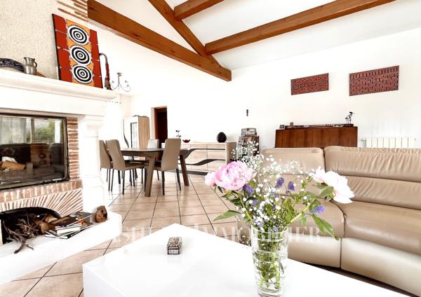 EXCLUSIVITÉ - À VENDRE 10 MIN DE LA ROCHELLE  - MAISON FAMILIALE  5 CHAMBRES AVEC PISCINE ET JARDIN²