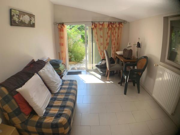 Jolie maison meublée avec dépendance