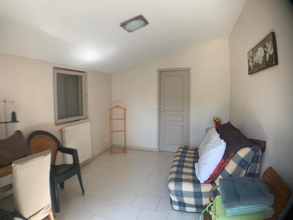 Jolie maison meublée avec dépendance