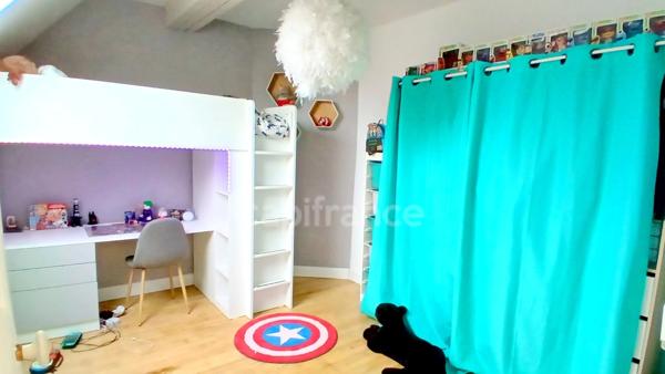 Maison bourgeoise 190 m2 avec piscine intérieure chauffée, garages et dépendances