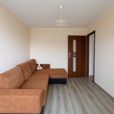 Offrez-vous le charme d'une maison conviviale et pleine de caractère, à deux pas de Carcassonne, avec toit terrasse et cour privative – l’équilibre parfait entre confort, tranquillité et accessibilité !