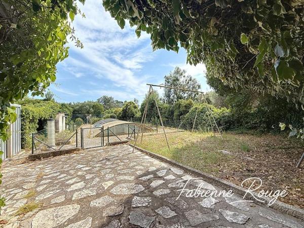 Propriété à La Crau - 300 m² habitables sur 4 400m² de terrain