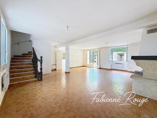 Propriété à La Crau - 300 m² habitables sur 4 400m² de terrain