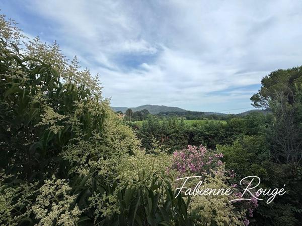 Propriété à La Crau - 300 m² habitables sur 4 400m² de terrain