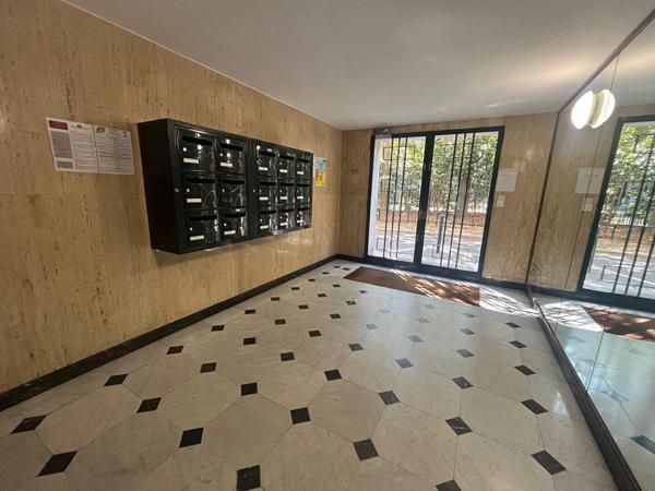Appartement 90m2 , 2 chambres, sud, cave, balcon, parking., Nantes 44000