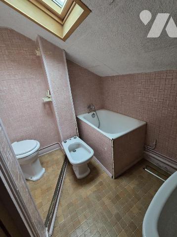 Maison en copropriété ( deux maisons) située dans un QUARTIER PAVILLONAIRE Proche de la gare RER C