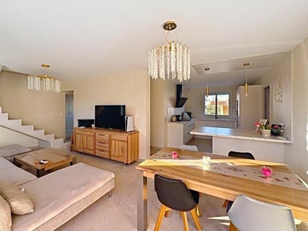 Villa 100m² entièrement rénovée sur terrain de 380m² avec garage