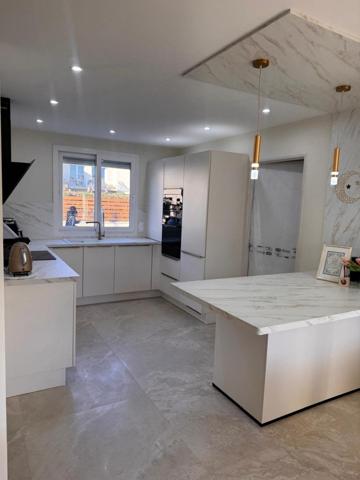 Villa 100m² entièrement rénovée sur terrain de 380m² avec garage