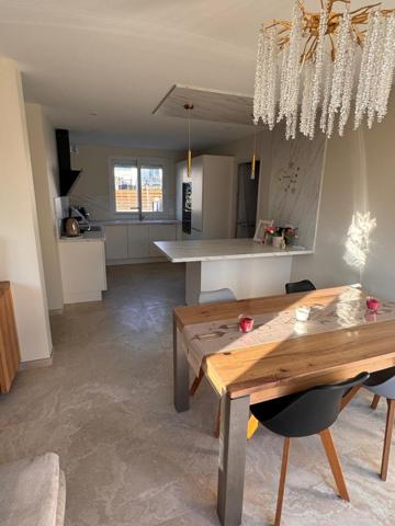 Villa 100m² entièrement rénovée sur terrain de 380m² avec garage