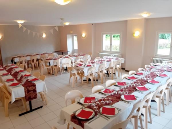 Bar, restaurant, traiteur. Fond de commerce et murs