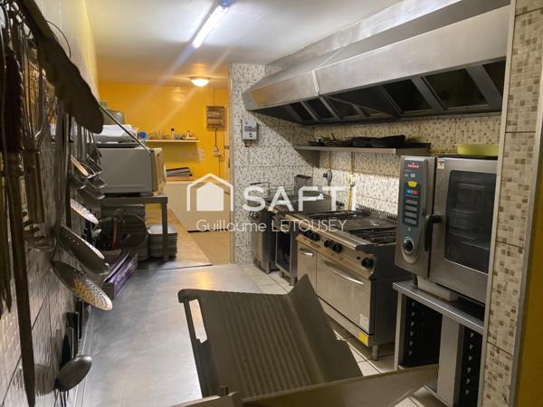 Bar, restaurant, traiteur. Fond de commerce et murs